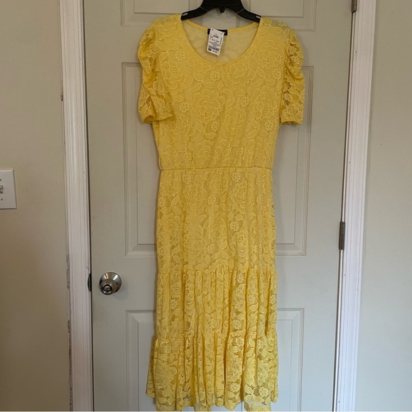Elizabeth & Nichole Dresses & Skirts - NEW Elizabeth & Nicole Short Sleeve Yellow Lace Tiered Midi Dress XL Made in USA